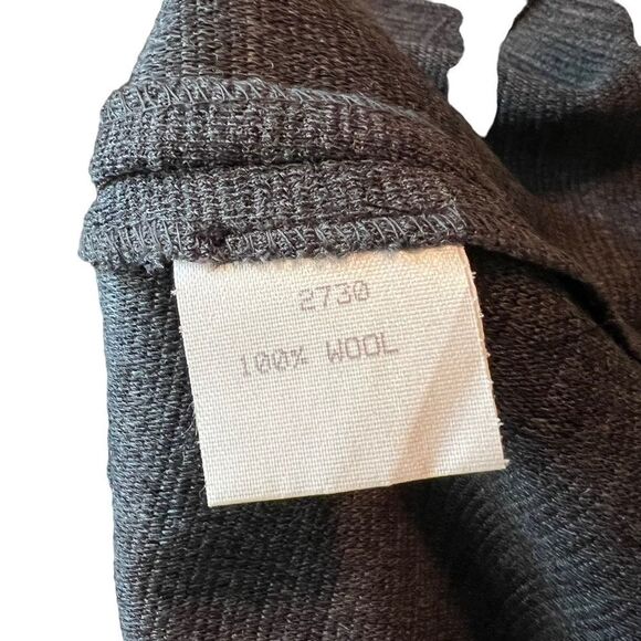 Elegant Sleeveless Gray Dress - Picture 6 of 14